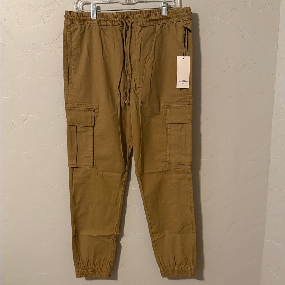 Goodfellow & Co Men’s Tan Cargo Joggers size Medium Long